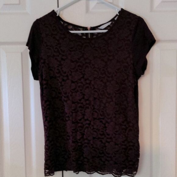 Like new deep red burgundy short sleeve tunic size m with lace overlay front - Picture 1 of 10